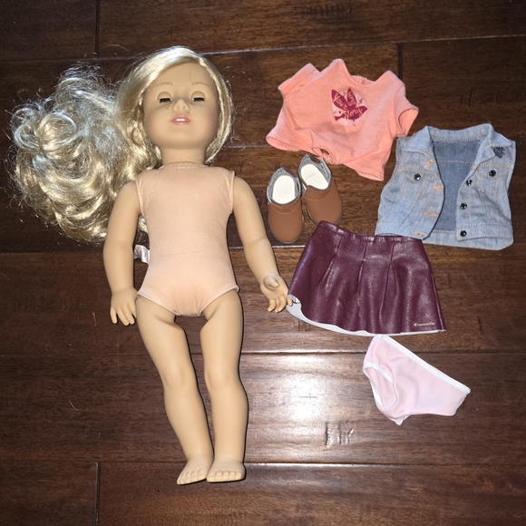 American Girl Retired Tenney Grant with Carrying Travel Case - Picture 10 of 12